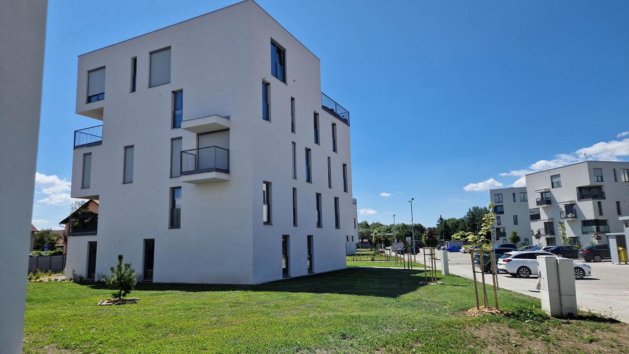 Hillshome - 84M2 Moderny Byt S Terasou Aj Saunou Liptovský Mikuláš Exteriör bild